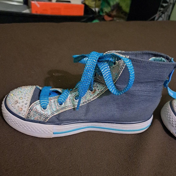 Skechers Girls Light Up Shoes - Picture 3 of 11